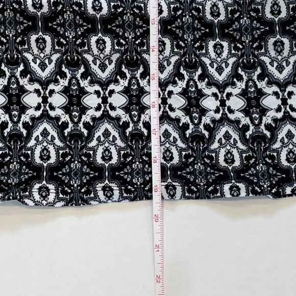 Lascana Black & White Geometric Print Keyhole Tie Halter Top, Low Back 8/10 - Picture 11 of 11